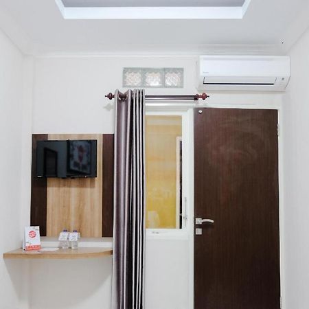 Noura Guest House Syariah Malang Exterior photo