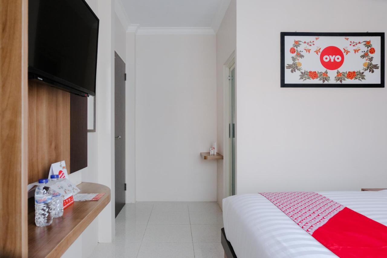 Noura Guest House Syariah Malang Exterior photo