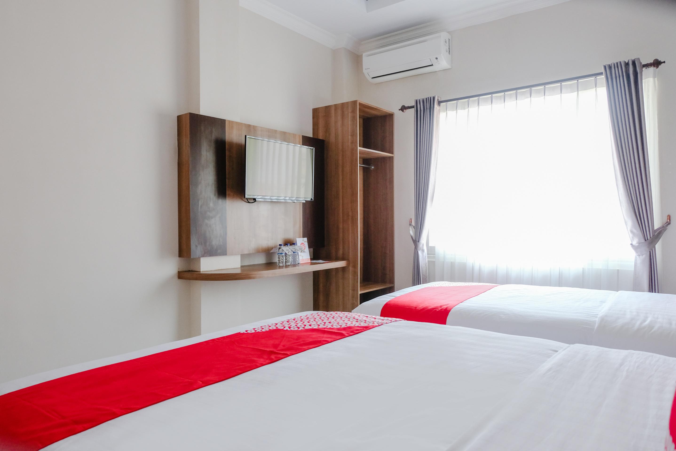 Noura Guest House Syariah Malang Exterior photo