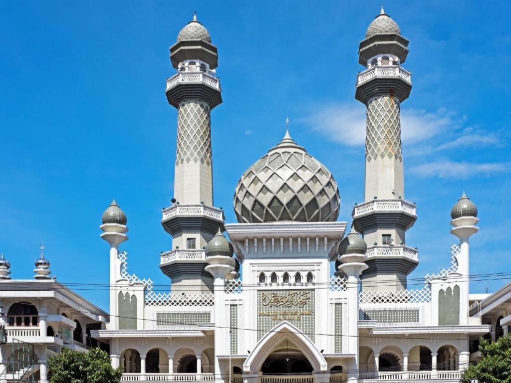 Noura Guest House Syariah Malang Exterior photo