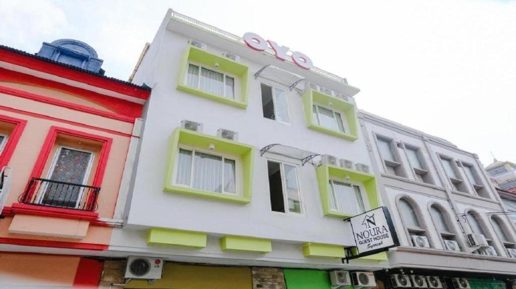 Noura Guest House Syariah Malang Exterior photo