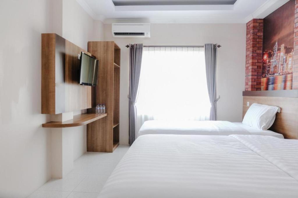 Noura Guest House Syariah Malang Exterior photo